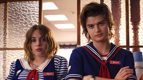 Maya Hawke y Joe Keery, Steve y Robin en 'Stranger Things 3' Maya Hawke y Joe Keery, Steve y Robin en 'Stranger Things 3'