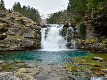 Cascada de Cola de Caballo