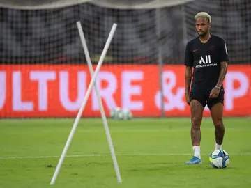 Neymar, en un entrenamiento con el PSG Neymar, en un entrenamiento con el PSG