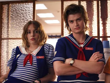 Maya Hawke y Joe Keery, Steve y Robin en 'Stranger Things 3' Maya Hawke y Joe Keery, Steve y Robin en 'Stranger Things 3'