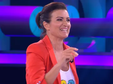 Silvia Abril confiesa cantando que a ella le gustan los mayores Silvia Abril confiesa cantando que a ella le gustan los mayores