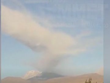 El volcán Sabancaya entra en Erupción