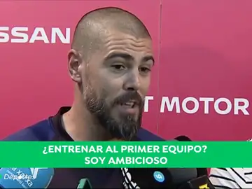 Víctor Valdés debuta como entrenador del Barcelona juvenil con una victoria Víctor Valdés debuta como entrenador del Barcelona juvenil con una victoria