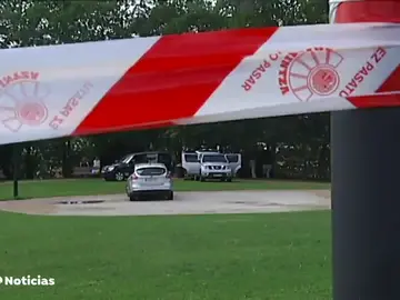 La joven violada de Bilbao fue amenazada con una pistola simulada y tras la agresión le arrojaron 17 euros La joven violada de Bilbao fue amenazada con una pistola simulada y tras la agresión le arrojaron 17 euros