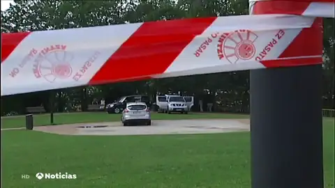 La joven violada de Bilbao fue amenazada con una pistola simulada y tras la agresión le arrojaron 17 euros La joven violada de Bilbao fue amenazada con una pistola simulada y tras la agresión le arrojaron 17 euros