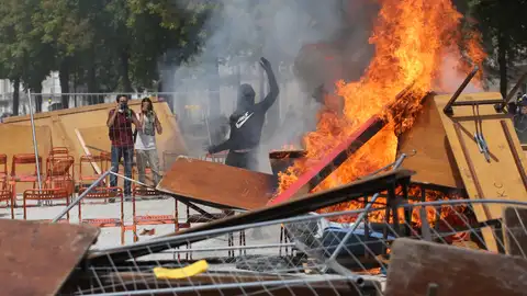 Al menos 30 detenidos en Nantes durante protestas contra la brutalidad policial Al menos 30 detenidos en Nantes durante protestas contra la brutalidad policial