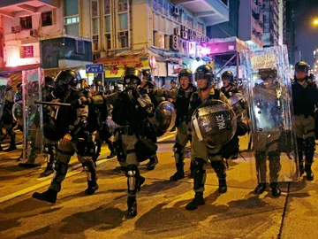 La Policía hongkonesa detiene a más de 20 manifestantes tras enfrentamientos La Policía hongkonesa detiene a más de 20 manifestantes tras enfrentamientos