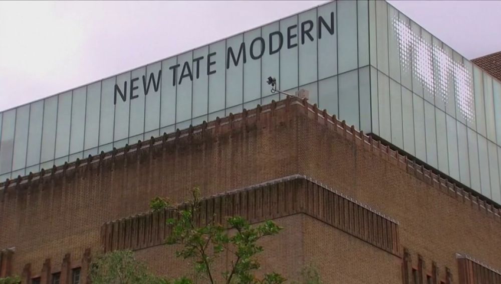 Detenido un adolescente por arrojar a un niño de seis años desde la Tate Modern