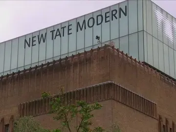 Detenido un adolescente por arrojar a un niño de seis años desde la Tate Modern Detenido un adolescente por arrojar a un niño de seis años desde la Tate Modern