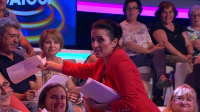Silvia Abril recoge firmas para ayudar a Vicente, el zombie de '¡Ahora caigo!', con su nueva novia