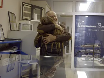 El padre de Lidia se viene abajo tras su visita El padre de Lidia se viene abajo tras su visita