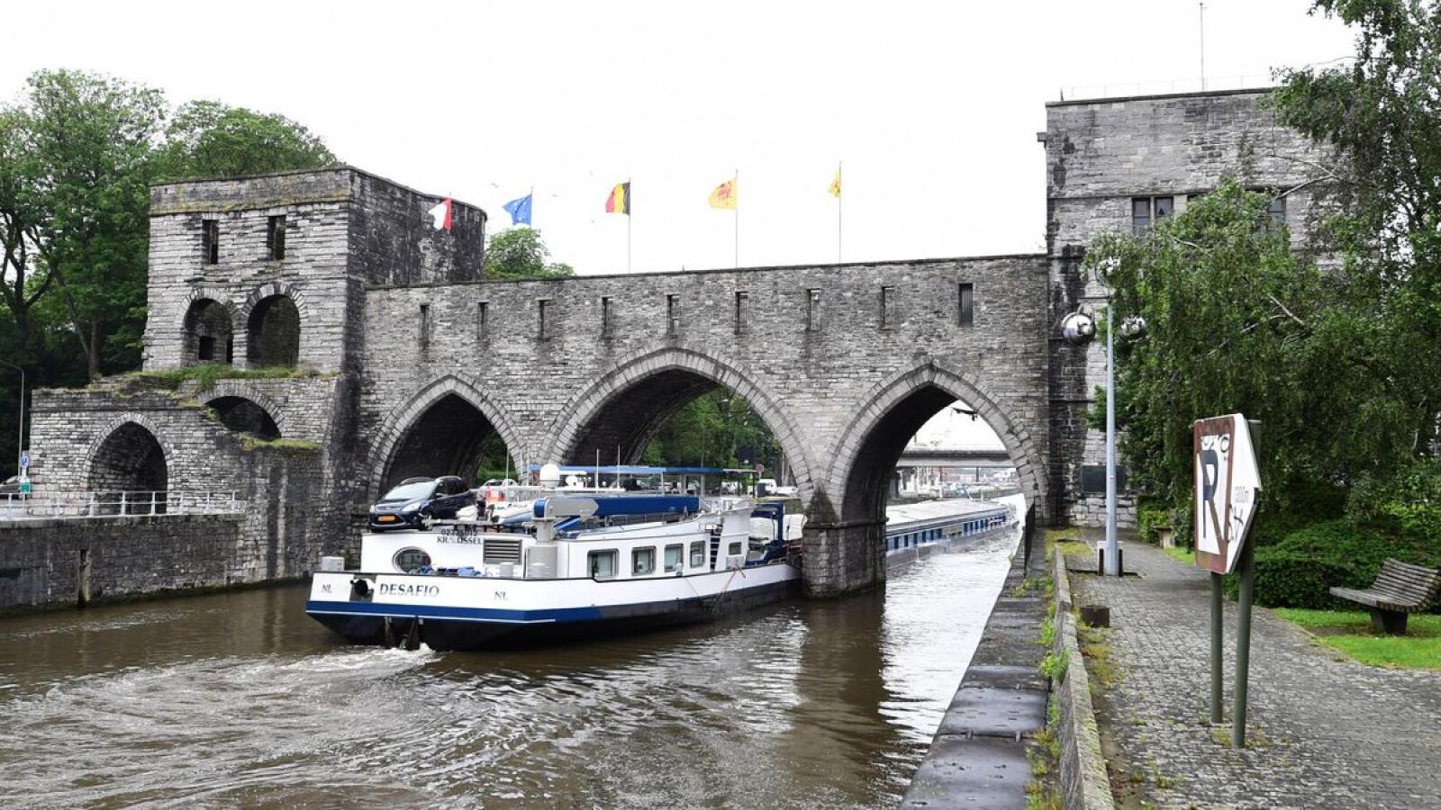 Bélgica derriba un puente del siglo XIII para que puedan pasar cruceros