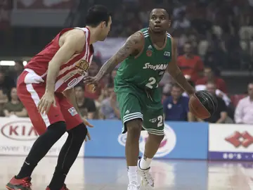 Donell Cooper durante un partido Donell Cooper durante un partido