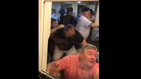 Multitudinaria pelea en Londres Multitudinaria pelea en Londres