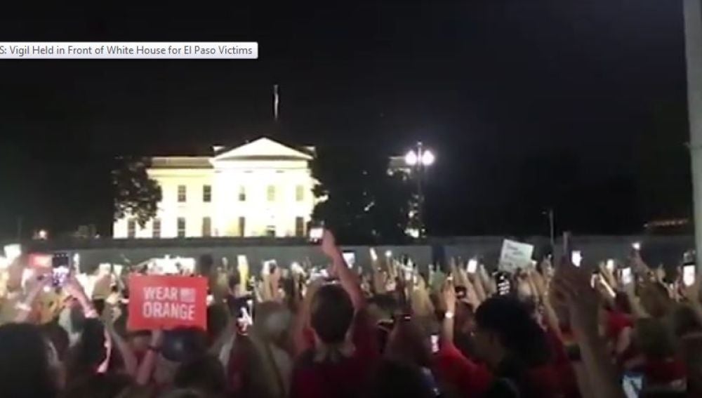 Cientos de personas se manifiestan en protesta por los tiroteos de los últimos días