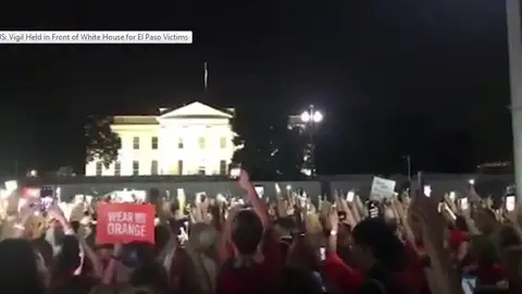 Cientos de personas se manifiestan en protesta por los tiroteos de los últimos días Cientos de personas se manifiestan en protesta por los tiroteos de los últimos días