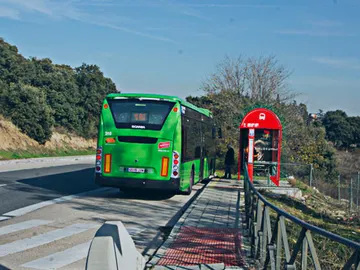 Un conductor deja abandonada en una parada a una chica de 15 años de madrugada por no tener cambio Un conductor deja abandonada en una parada a una chica de 15 años de madrugada por no tener cambio