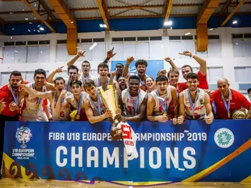 La Selección masculina de baloncesto sub 18 con el título de campeona La Selección masculina de baloncesto sub 18 con el título de campeona