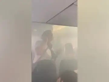 Más de una decena de heridos al llenarse de humo la cabina de un avión en Manises Más de una decena de heridos al llenarse de humo la cabina de un avión en Manises
