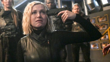 Eliza Taylor en el final de la sexta temporada de 'The 100'
