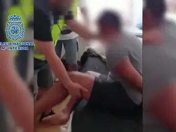 Agentes de los Geo a un hombre secuestrado en Seseña: "Está liberado, no pasa nada" Agentes de los Geo a un hombre secuestrado en Seseña: "Está liberado, no pasa nada"