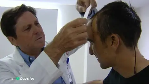 La espeluznante caída de Luis Ángel Maté en la misma Vuelta en la que murió Lambrecht: "El casco me salvó la vida" La espeluznante caída de Luis Ángel Maté en la misma Vuelta en la que murió Lambrecht: "El casco me salvó la vida"