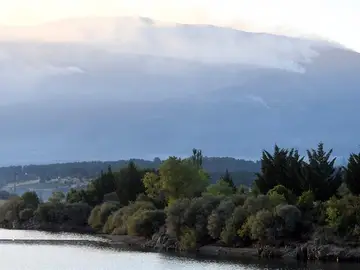 Vista del incendio forestal declarado cerca del Real Sitio de San Ildefonso-La Granja Vista del incendio forestal declarado cerca del Real Sitio de San Ildefonso-La Granja