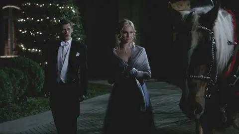 Klaus y Caroline en 'Crónicas Vampíricas' Klaus y Caroline en 'Crónicas Vampíricas'