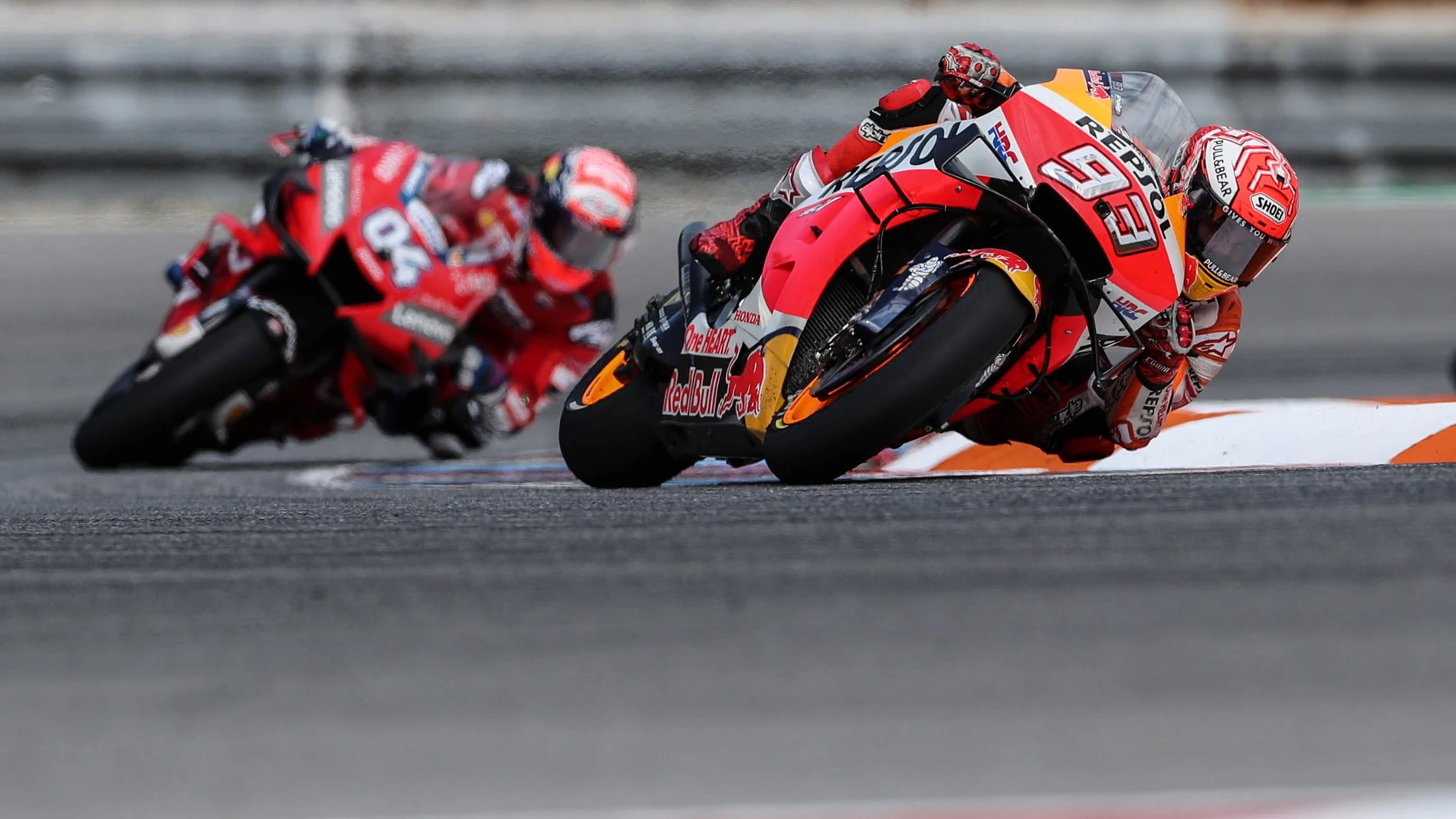 Marc Márquez y Andrea Dovizioso en el circuito de moto GP de la República Checa Marc Márquez y Andrea Dovizioso en el circuito de moto GP de la República Checa