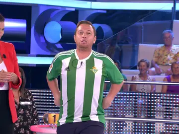 Un palomo marchenero del Betis se cuela en el plató de ‘¡Ahora caigo!’ Un palomo marchenero del Betis se cuela en el plató de ‘¡Ahora caigo!’