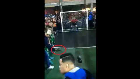 Apuntan con una pistola al futbolista Apuntan con una pistola al futbolista