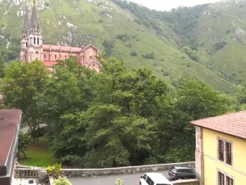 Muere el niño de 3 años que se cayó por un desnivel en el Santuario de Covadonga