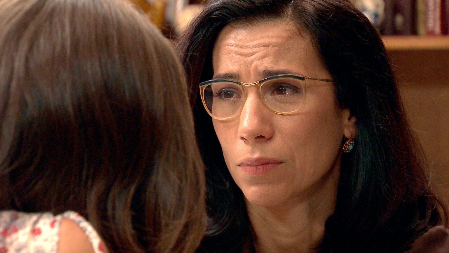 Manolita le ruega a María que recapacite