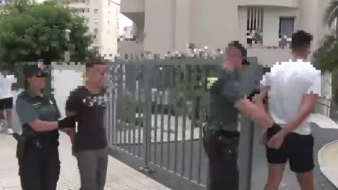 Los detenidos de Benidorm La amiga de la joven víctima de 'La Manada de Benidorm' también denuncia abusos sexuales