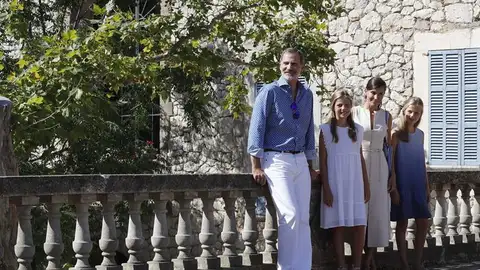 El rey Felipe VI, la reina Letizia, la princesa Leonor (d) y la infanta Sofía El rey Felipe VI, la reina Letizia, la princesa Leonor (d) y la infanta Sofía