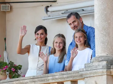 La Familia Real ha visitado muy aconjuntada el Museo Son Marroig en Mallorca La Familia Real ha visitado muy aconjuntada el Museo Son Marroig en Mallorca