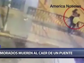 Las impactantes imágenes de una pareja que cae al vacío cuando se besaban en un puente en Perú Las impactantes imágenes de una pareja que cae al vacío cuando se besaban en un puente en Perú