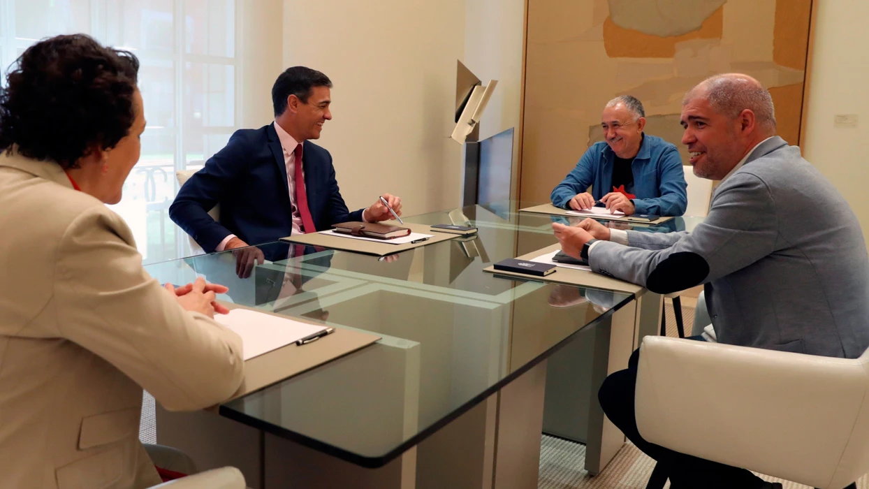 Pedro S&aacute;nchez, Magdalena Valerio, Pepe &Aacute;lvarez y Unai Sordo