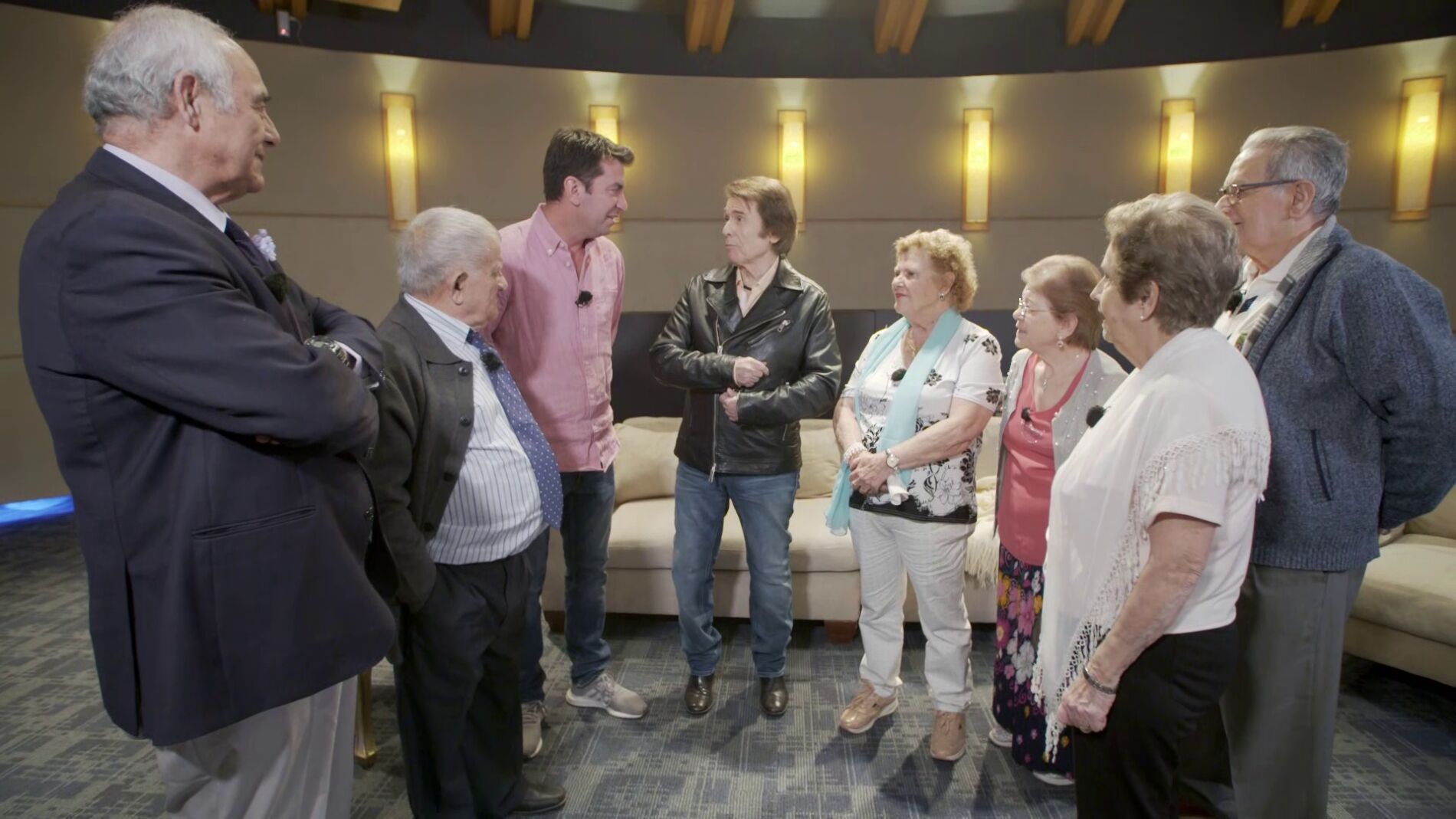 Conocer a Raphael y una clase de tango, entre las experiencias que vivir&aacute;n en Chile los viajeros de 'Por el mundo a los 80'