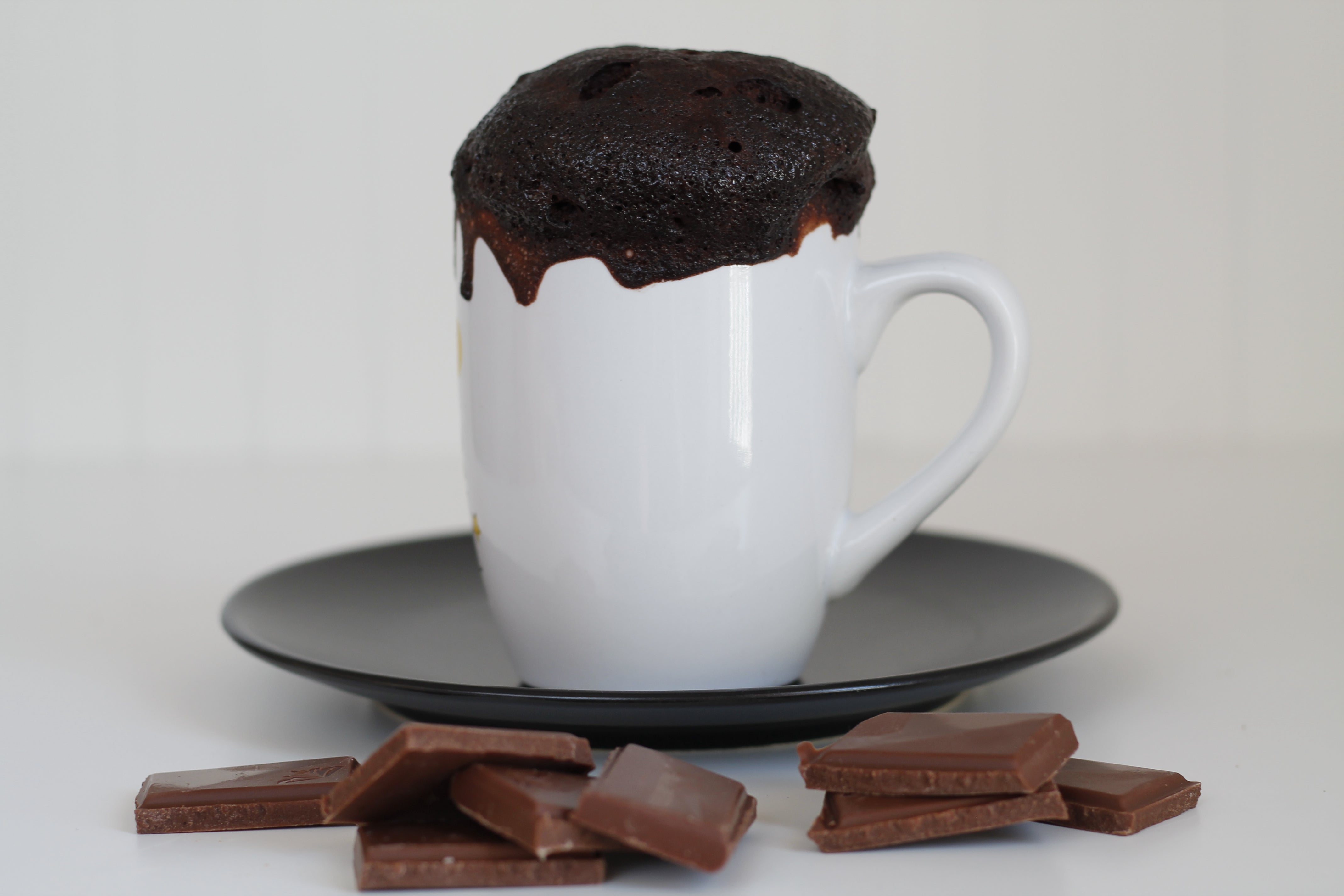 Factor malo Auckland mentiroso Cómo hacer brownie de chocolate a la taza sin gluten, sin lactosa, sin  frutos secos y sin horno