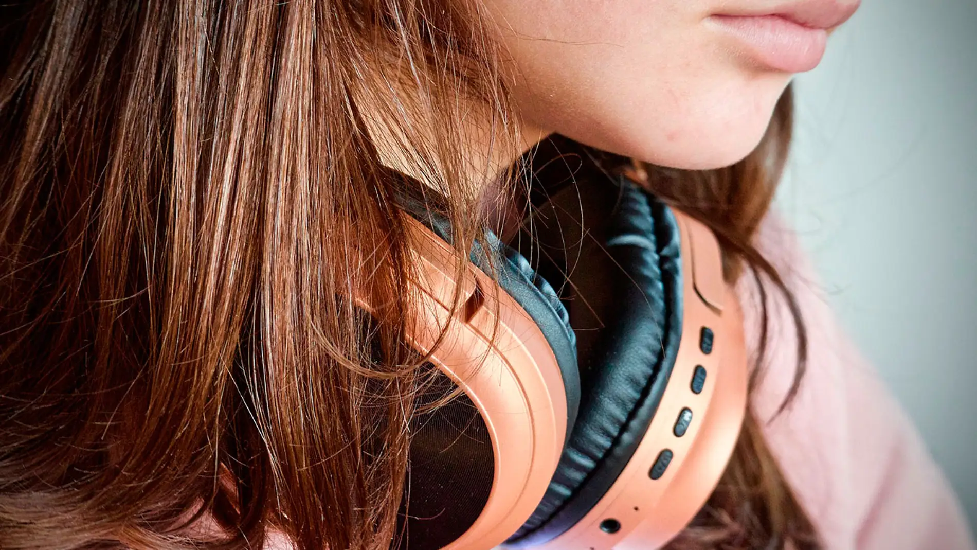 Escuchar música en Earbuds