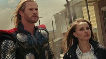 Natalie Portman y Chris Hemsworth en 'Thor'
