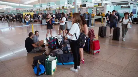 A3 Noticias de la Mañana (09-08-19) Los trabajadores de seguridad de El Prat mantienen la huelga A3 Noticias de la Mañana (09-08-19) Los trabajadores de seguridad de El Prat mantienen la huelga