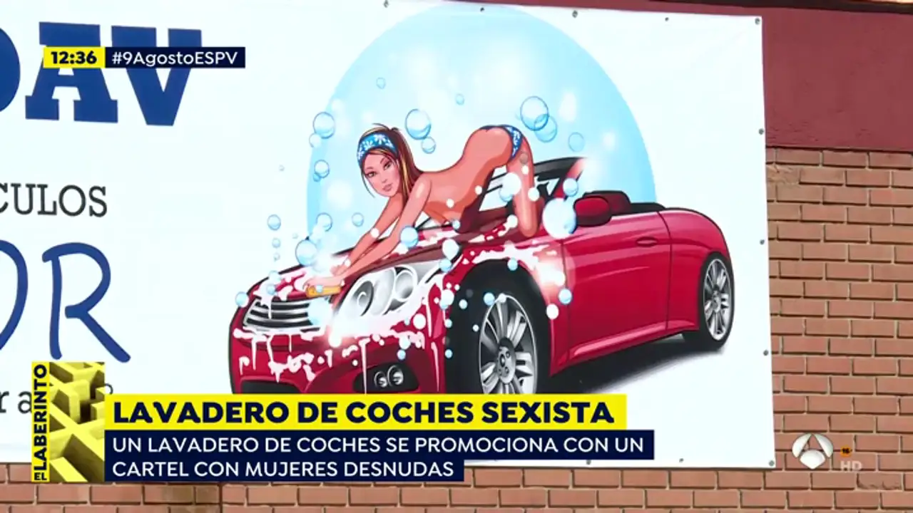 El vejatorio anuncio de un lavadero de coches: un cartel con mujeres desnudas