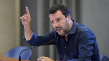 Antena 3 Noticias Fin de Semana (10-08-19) Salvini, sobre los inmigrantes del Open Arms: "Que los lleven a Ibiza y Formentera, así aprovechan y se divierten"