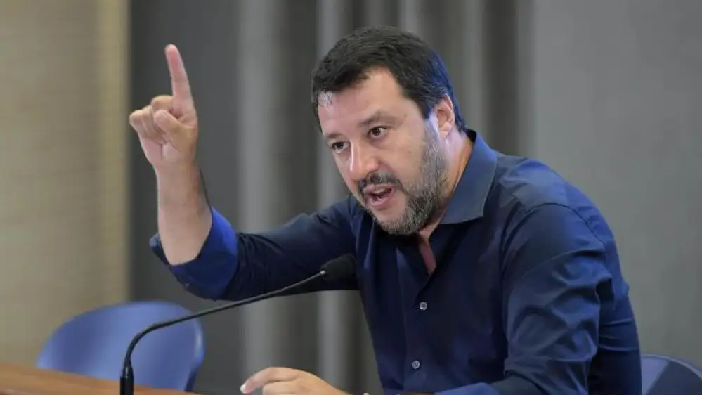 Antena 3 Noticias Fin de Semana (10-08-19) Salvini, sobre los inmigrantes del Open Arms: "Que los lleven a Ibiza y Formentera, así aprovechan y se divierten" Antena 3 Noticias Fin de Semana (10-08-19) Salvini, sobre los inmigrantes del Open Arms: "Que los lleven a Ibiza y Formentera, así aprovechan y se divierten"