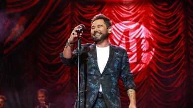 Miguel Poveda impregna Starlite del flamenco y la copla de sus 30 años de carrera 