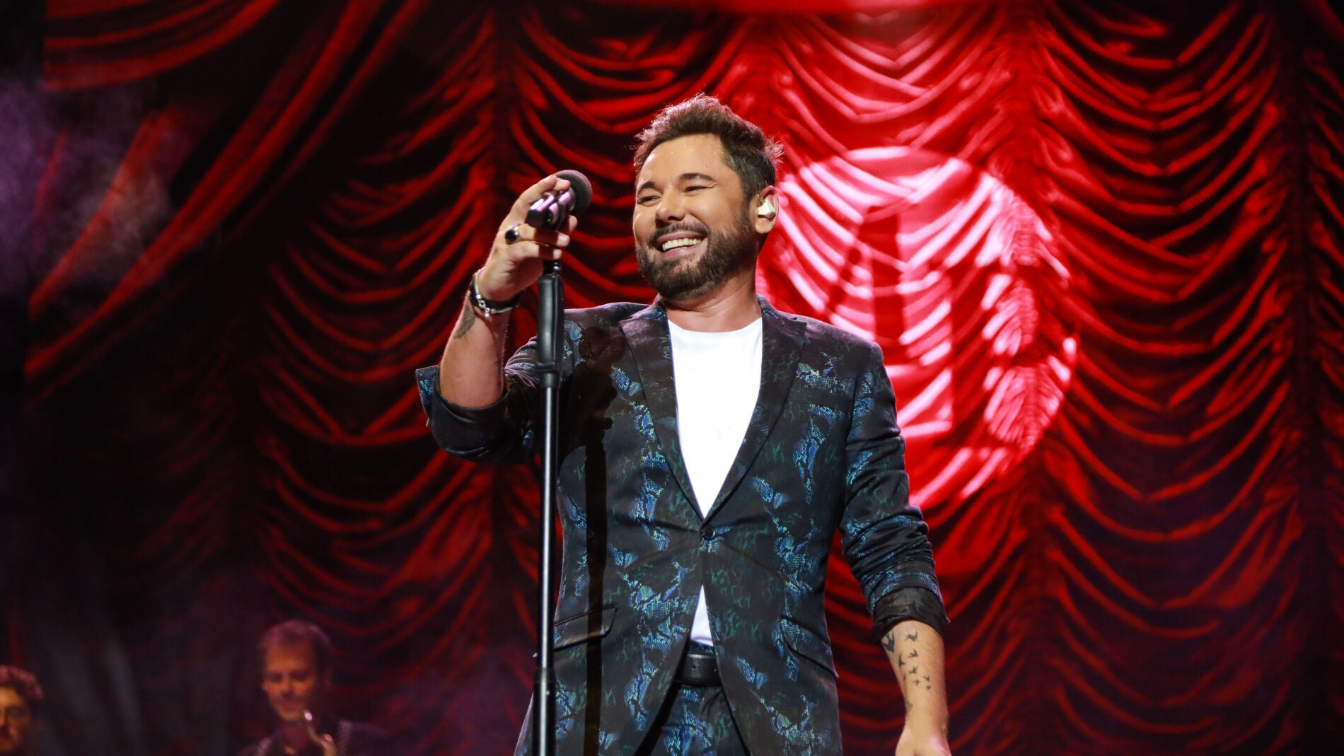 Miguel Poveda impregna Starlite del flamenco y la copla de sus 30 años de carrera 