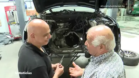 Lanzan una iniciativa para que jubilados ayuden a jóvenes que acaban de crear su negocio Lanzan una iniciativa para que jubilados ayuden a jóvenes que acaban de crear su negocio