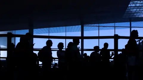 Pasajeros en el Aeropuerto de El Prat Pasajeros en el Aeropuerto de El Prat
